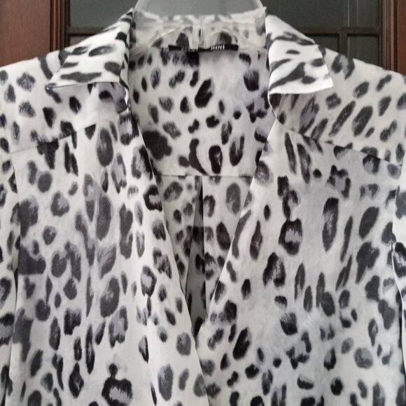 Gianni Bini faux wrap Animal print top Blouse sz M,  /B9 - Picture 5 of 6